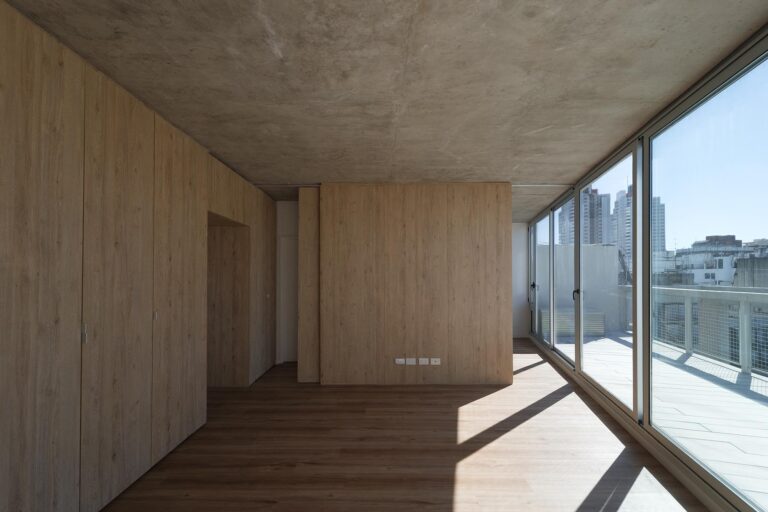 Julian A - piso 14 - 01